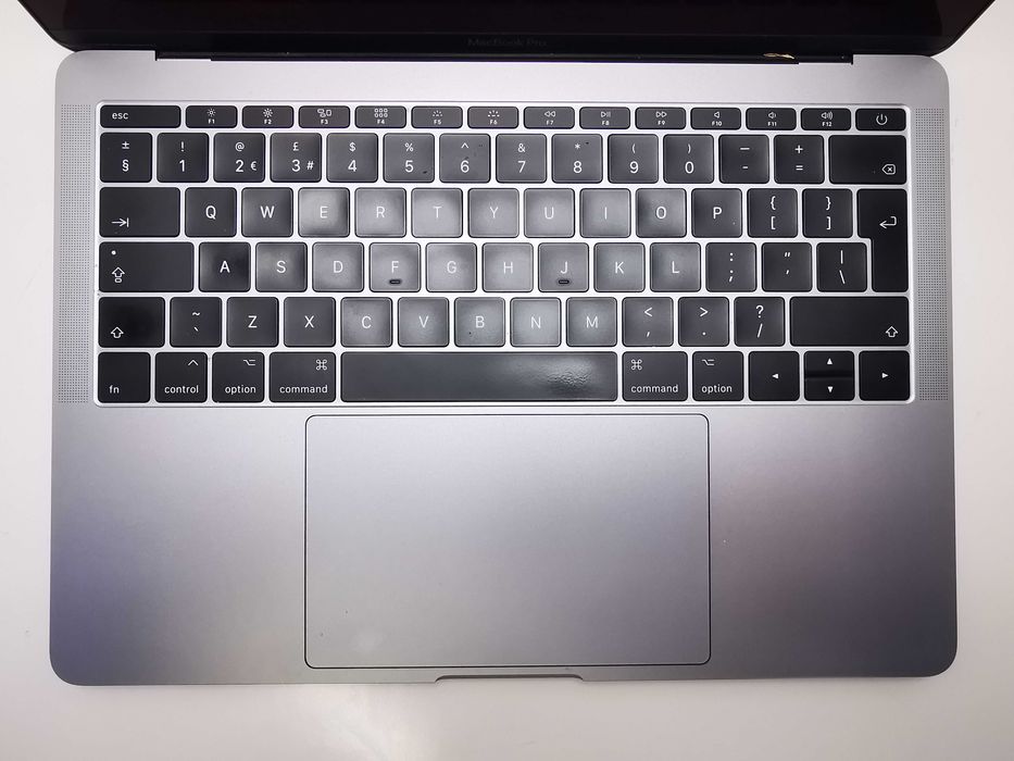 MacBook Pro A1708 отличен здрава батерия