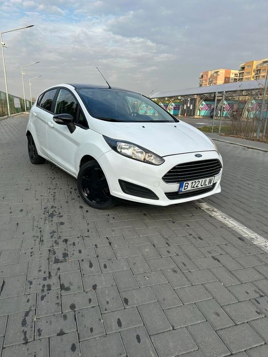 De inchiriat Ford Fiesta
