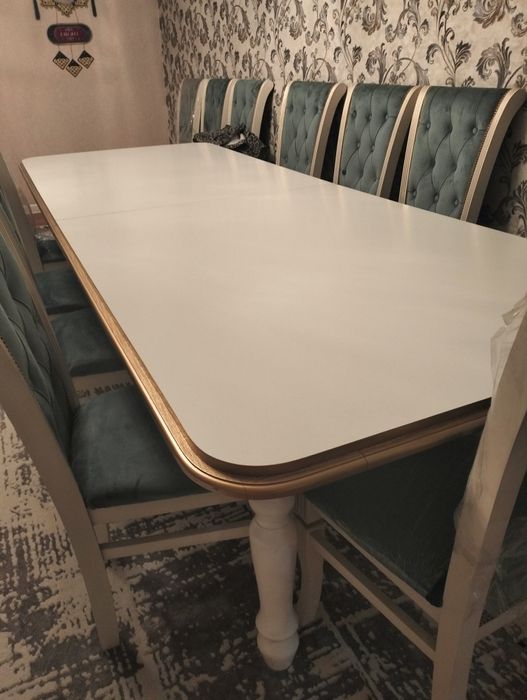 Гастевовой стол  и  стулья
