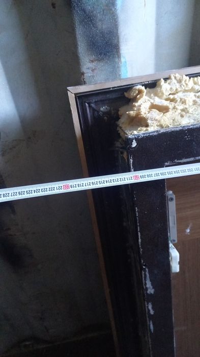 Продам входную дверь