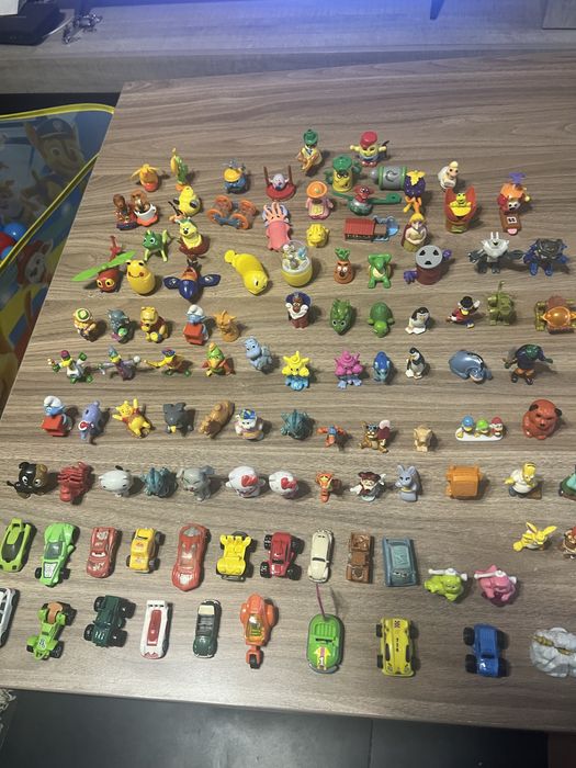Играчки от шоколадови яйца 105 бр