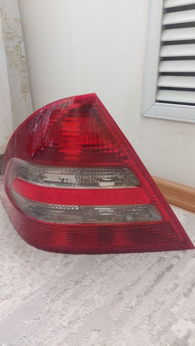 Продам задний фонарь