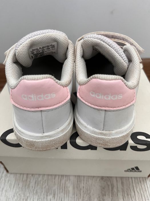 Обувки за момиче