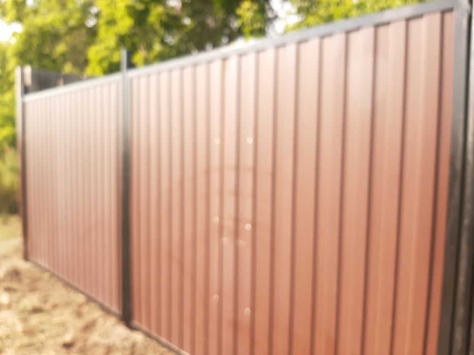 Продам забор из проф листа длина 20 м