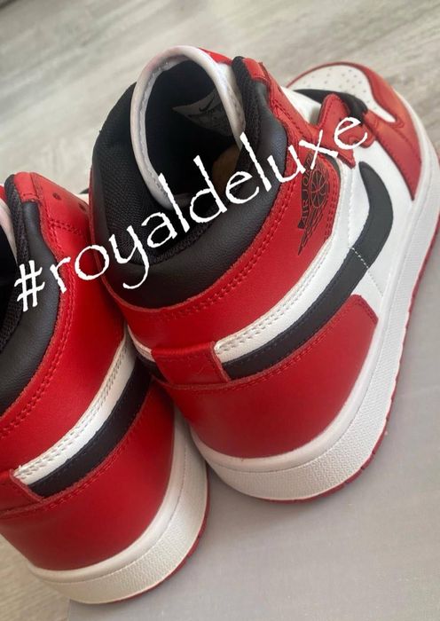 Adidasi bărbați pe stoc