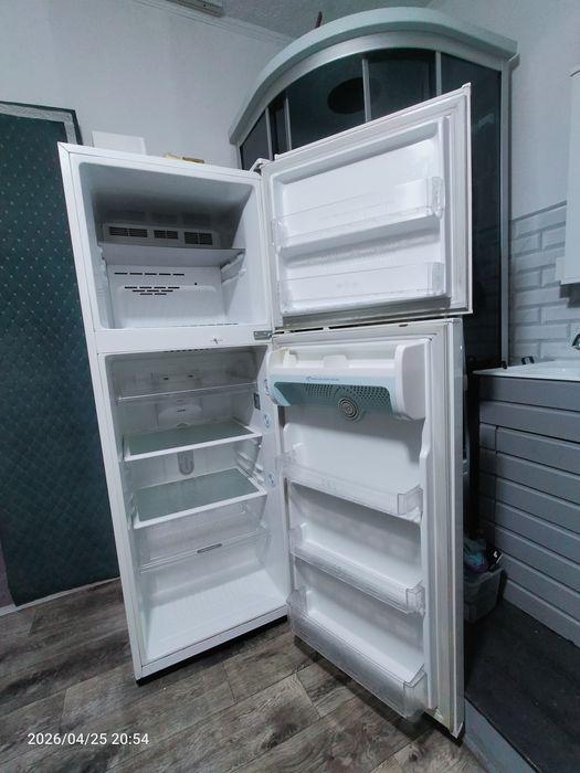 Холодильник LG в отличном состоянии