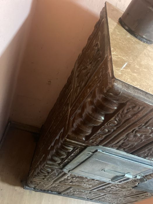 Sobă cu plită un mic defect