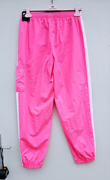 Nike оригинална дамска долница материя шушляк нова М размер