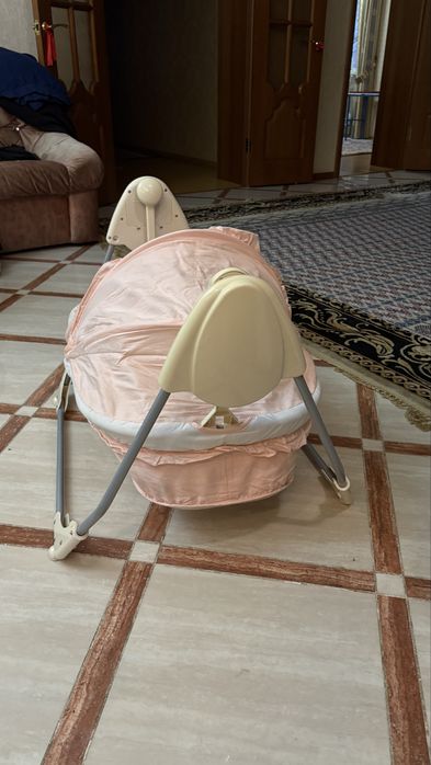 Продам кокон качалку для новорожденных