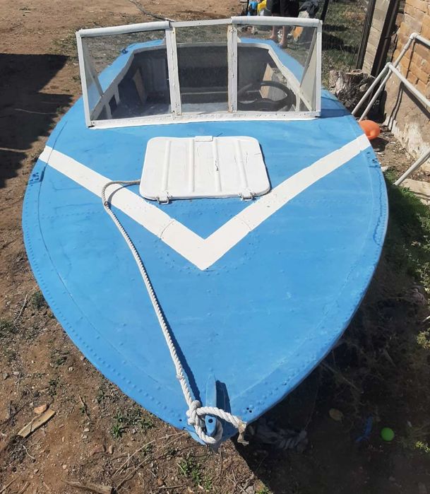 Продам лодку прогрес