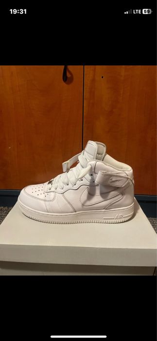 Nike Air Force One Mid Triple White