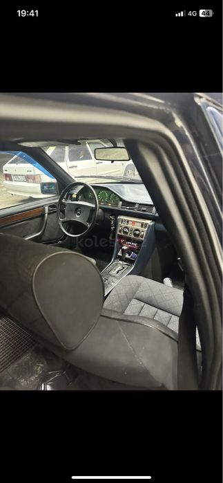 продам мерседес 124 универсал в пневмоподвеске