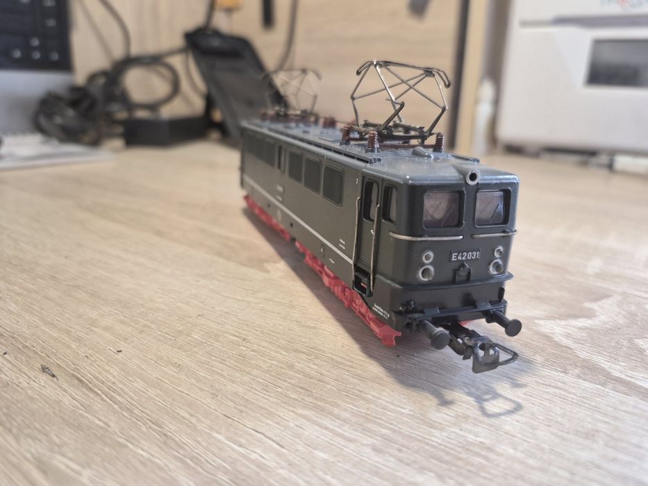 Модель piko электровоз e 42