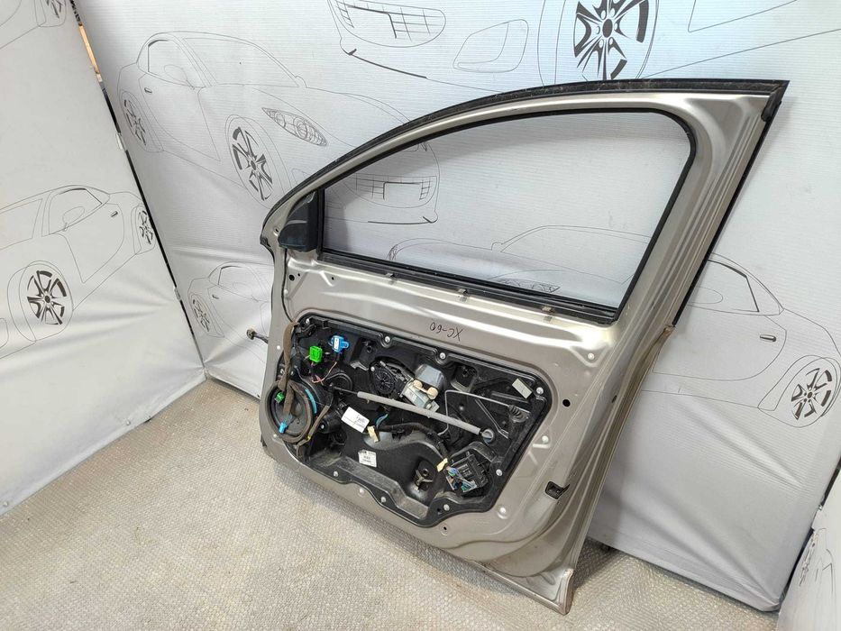 Ușă Față Dreaptă Volvo XC60 SUV Gri / Bej Cod Culoare Seashell 48400 / 31457679 2011 / [2009-2013] / 31457679 (2A)