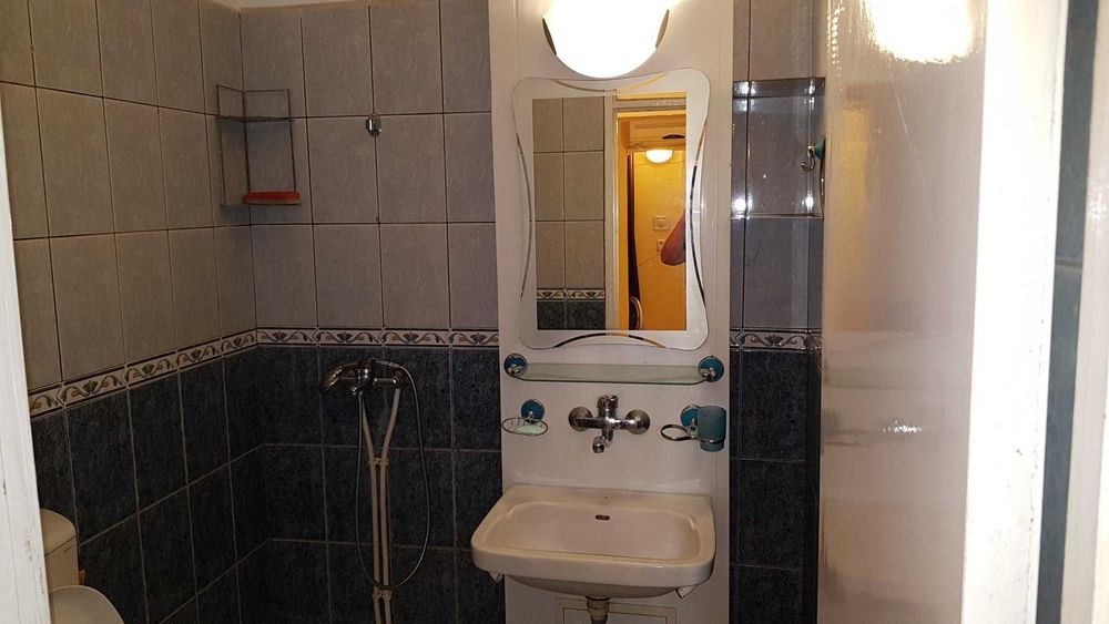 De inchiriat Apartament 4 camere, etaj 2 din 4