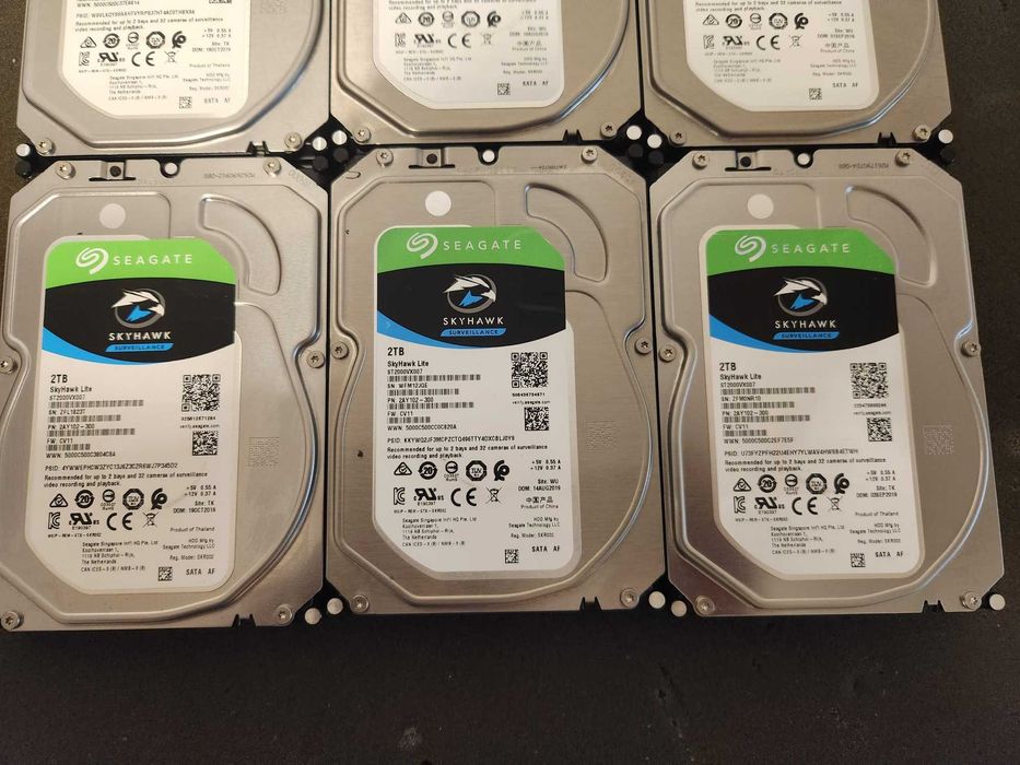 8 buc HDD Seagate 2TB, 64MB cache, SATA III - Garantie