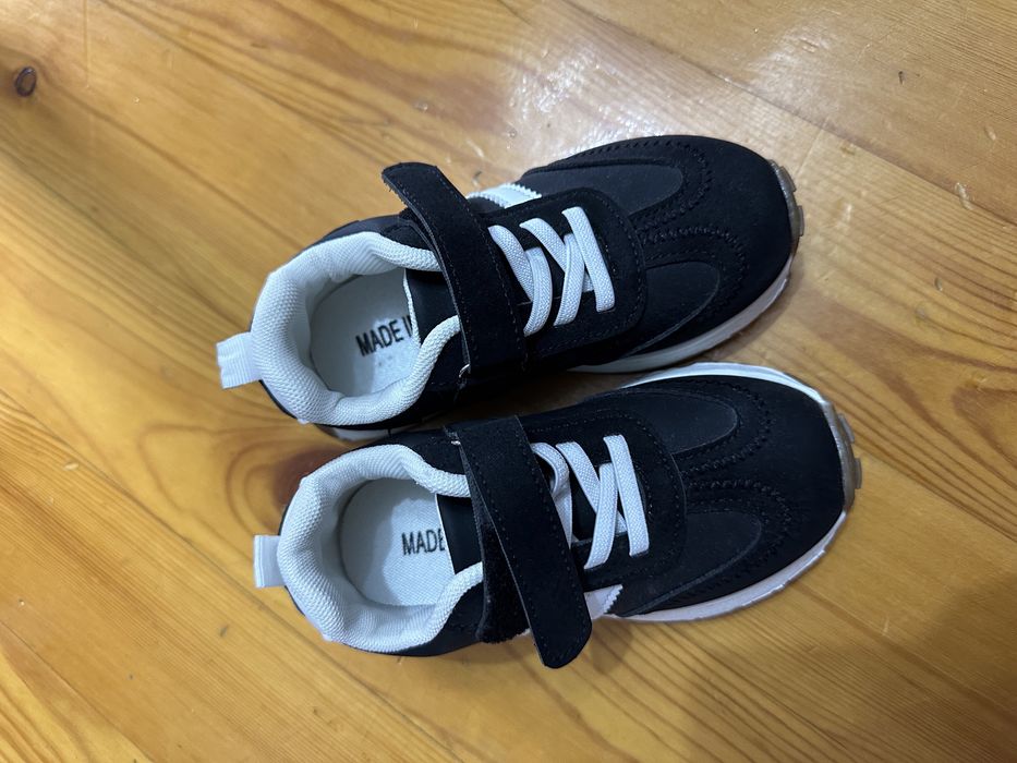 Кроссовки детские