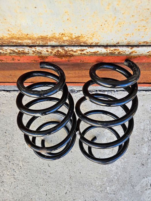 Продавам комплект предни пружини от Saab 9-5 NG 2.0 дизел 2010-2012