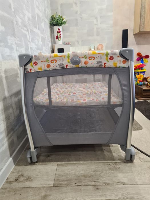 Продам манеж-кровать