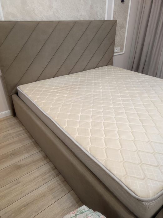 Кровать 200х180см