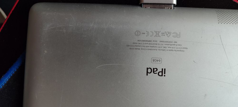 Продам iPad  пороль забыли