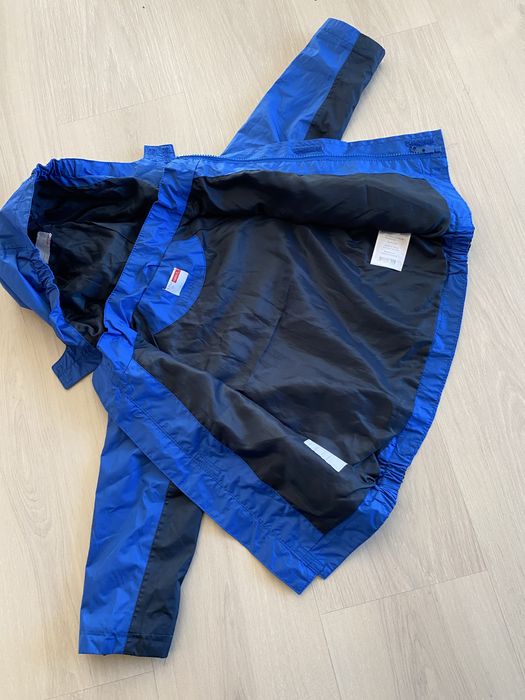 Vand geaca impermeabila 1-2 ani.