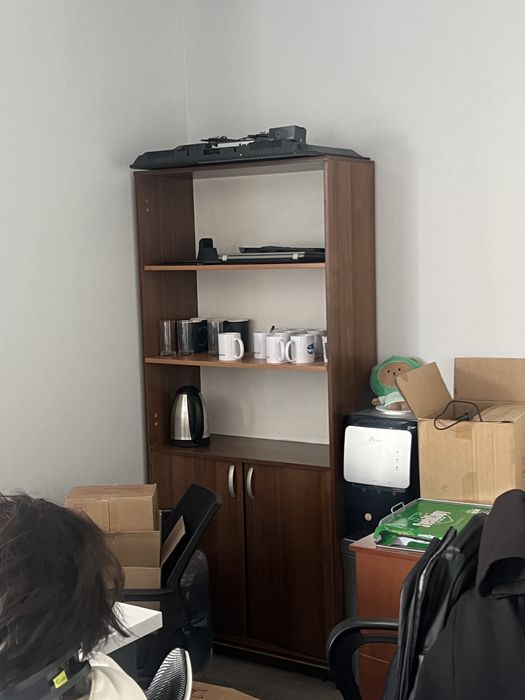 Шкаф для посуды и комнаты