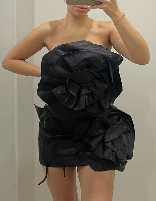 Рокля с 3D цветя