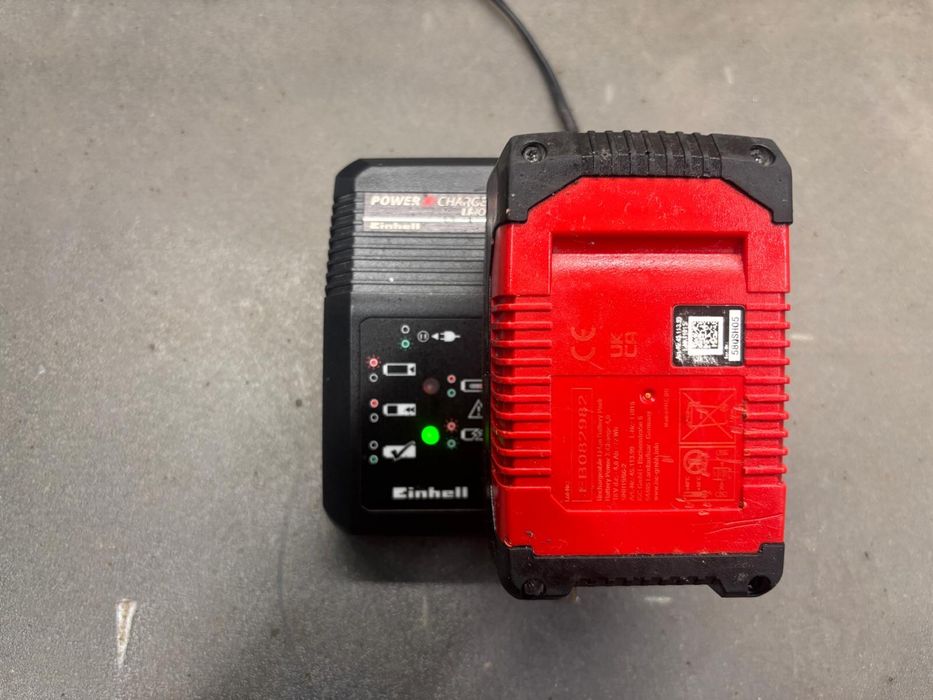 Set acumulator & stație de încărcare Einhell PXC 18V 4.0Ah