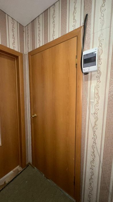 Продам меж ком двери