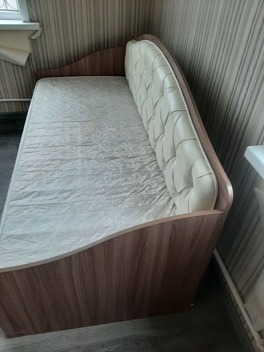 Продам диван с ортопедическим матрацом