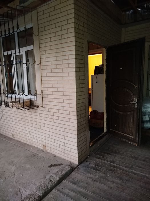 Algoritm qizil sharq 2 xona 1 etaj 4 etajli uy srochno sotiladi