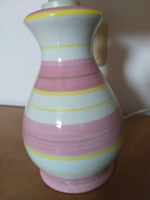 Елегантна нощна лампа