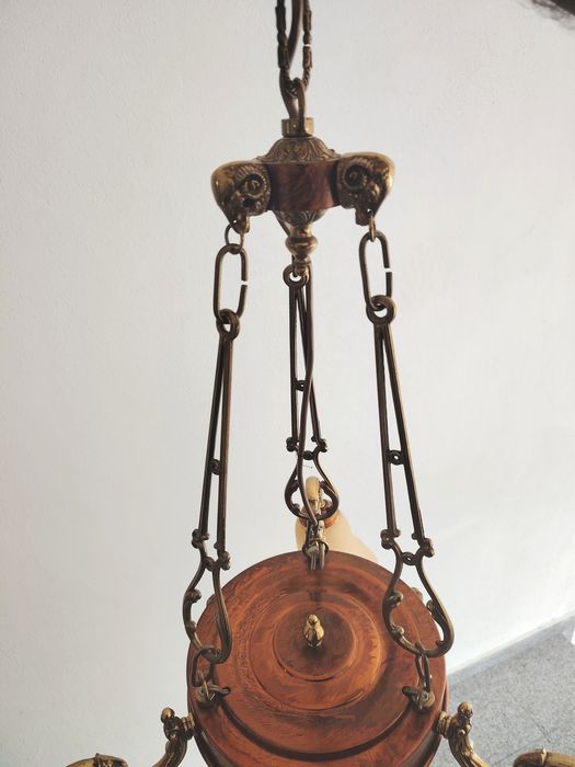 Superb candelabru antic cu 3 brațe in stilul francez Empire ,piesa cu o lucrătură de o foarte mare finețe ,h 78 cm ,diametrul aproximativ 55