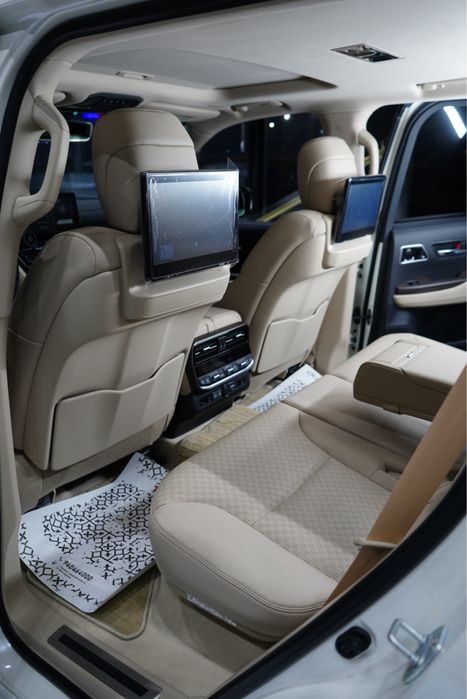 Toyota LC300 в Ташкенте