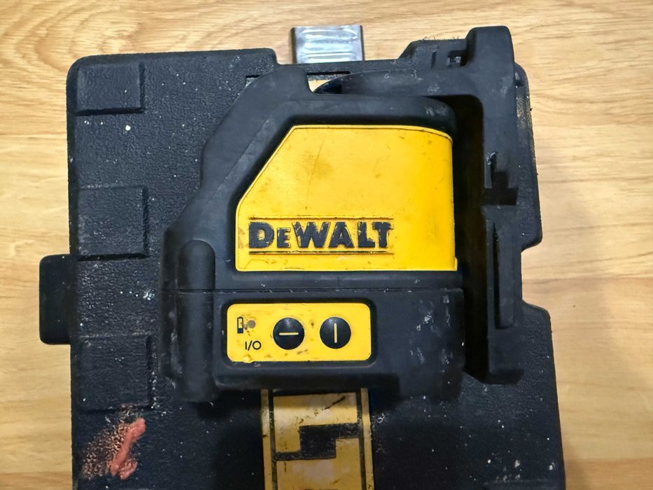 Лазерен Нивелир Dewalt DW088