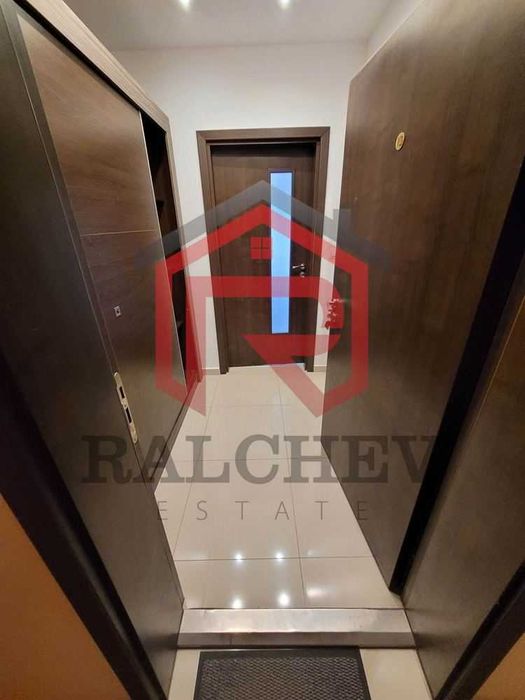 Дава се под наем Двустаен апартамент в Варна, Възраждане 3 - 50 кв.м за 306 € - Снимка #3