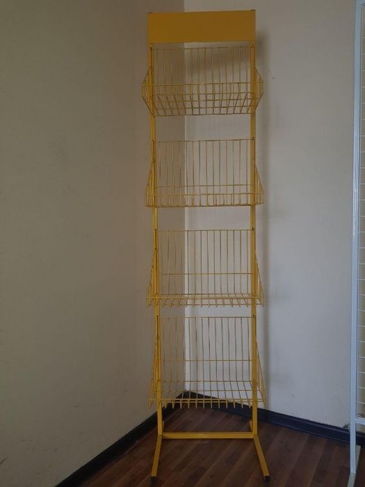 Изготавливаем и реализуем торговые стойки, стенды и стеллажи.