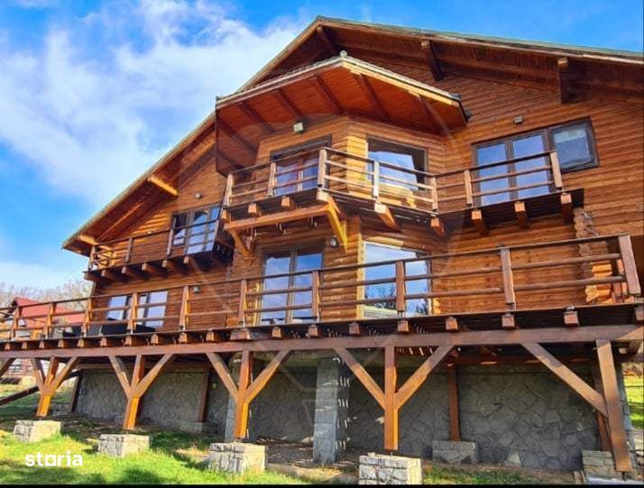 Casă din buștean rotund | 3.735 mp teren | La 30 km de Brașov