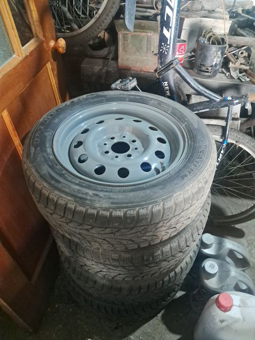 Продам шины комплект   на Ваз