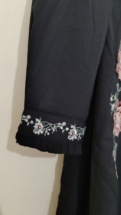 Rochiță H&M cu broderie nouă