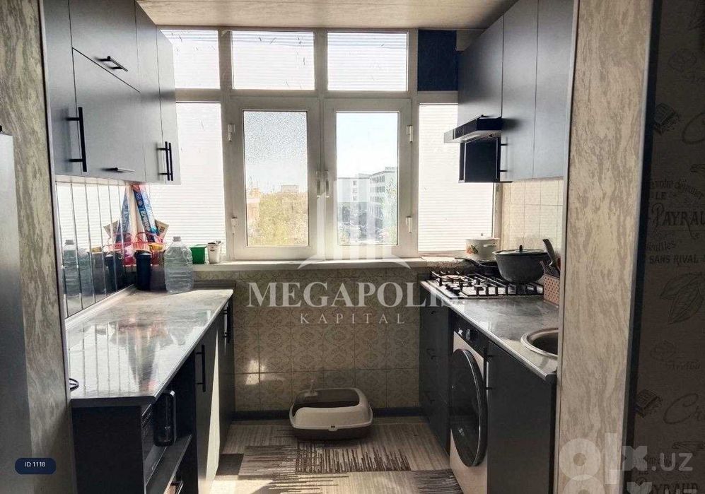 6-mikrorayon Alpomishda 3 xonali kvartira arzon narxda sotiladi.№1118