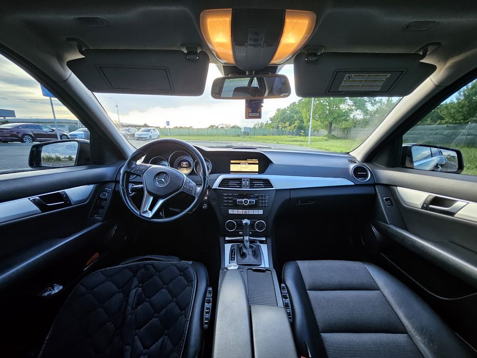 MERCEDES-BENZ C-Class 2012 — imagine 4