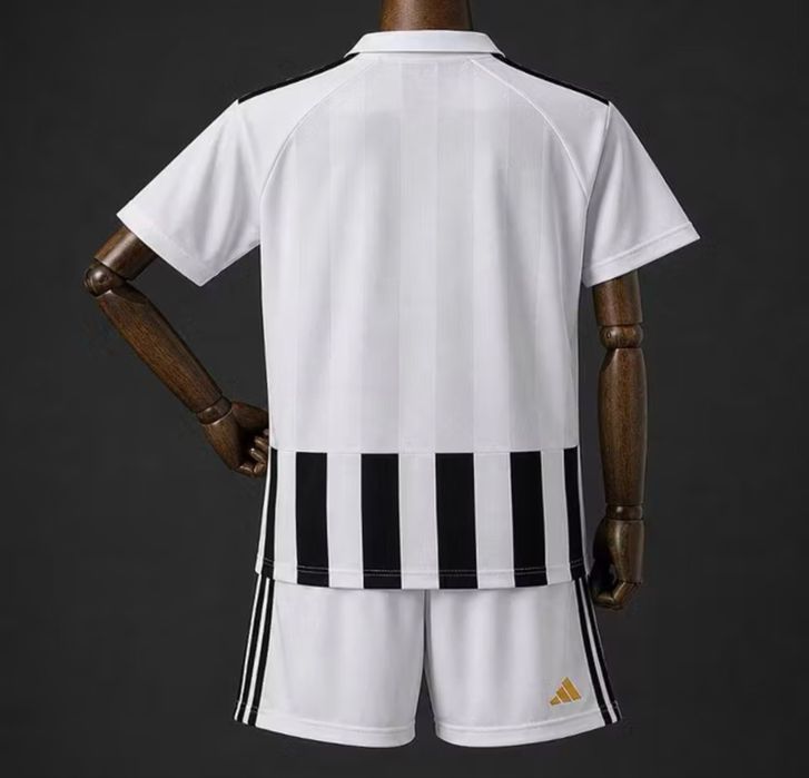 Echipament fotbal copii (tricou + pantaloni) Juventus 26/27