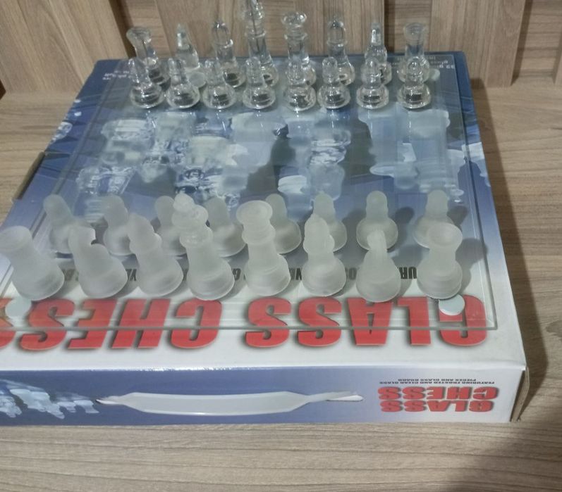 Shaxmat (glass chess)