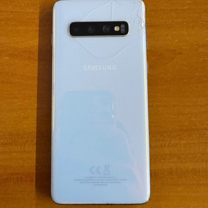 Самсунг с10 8/128