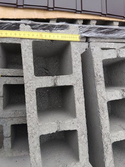 Vând bolțari din beton