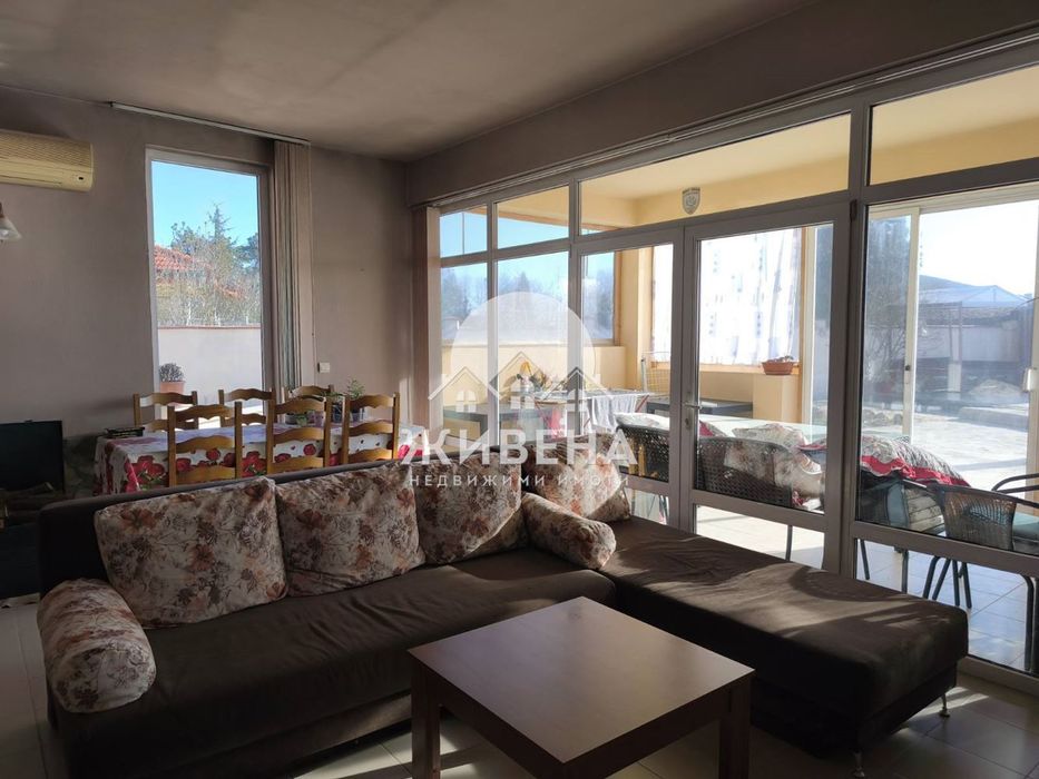 Продавам къща с басейн в с.Соколово, обл. Добрич