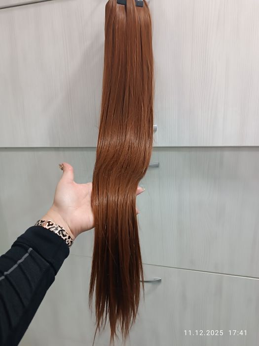 Опашки в червено кестеняво