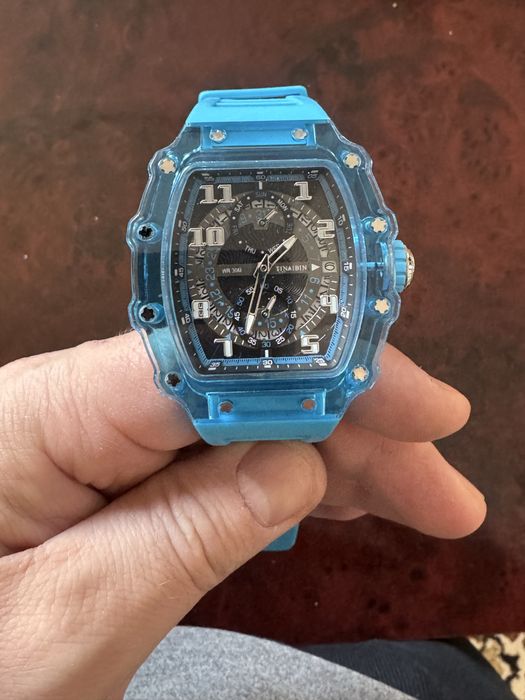 Продам часы. В хорошем / отличном состоянии!